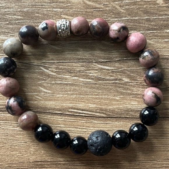 NWOT Rhodonite Obsidian & LAVA Stone Handmade 7” Stretch Bracelet 8 MM Beads - Picture 2 of 4